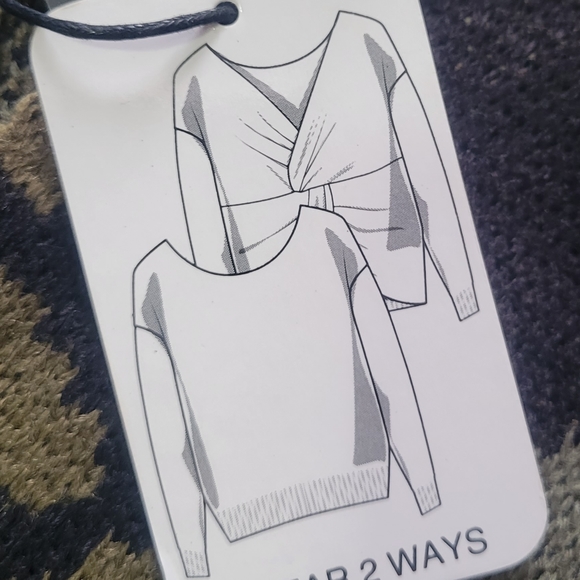 Sweater *2/20* - Picture 2 of 2